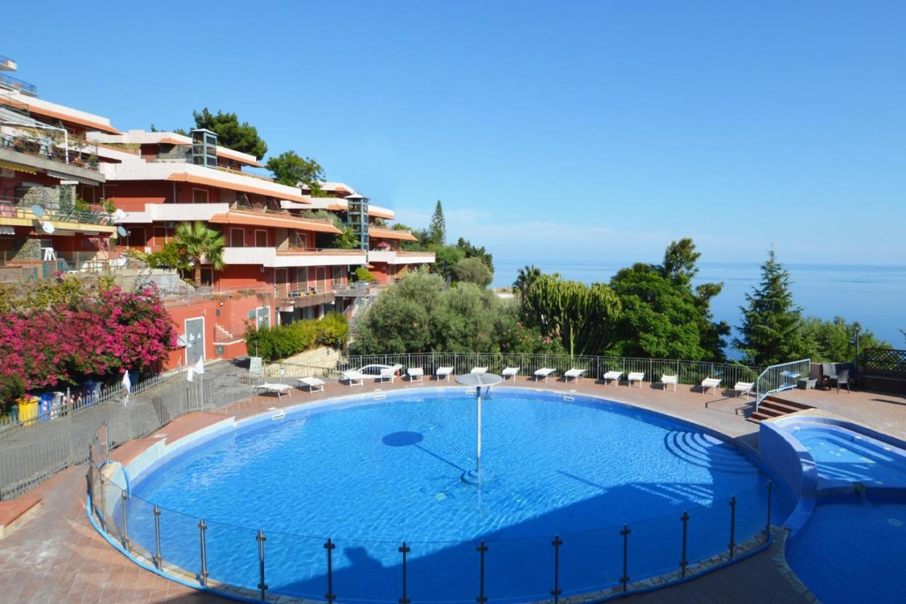Hotiday Village Letojanni Taormina Exterior foto